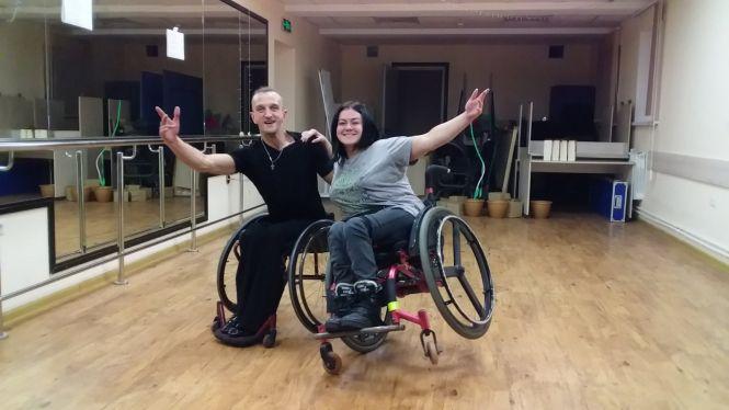 Новини Вінниці - фото з Після важкої травми хребта мала бути прикутою до ліжка, а вона танцює і водить авто Після важкої травми хребта мала бути прикутою до ліжка, а вона танцює і водить авто, фото №6 на сайті 20minut.ua