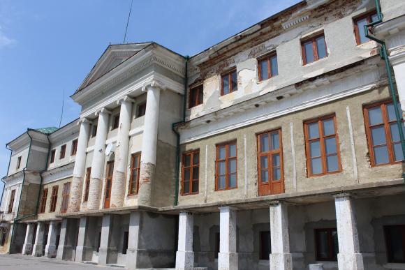 Новини Вінниці - фото з В Мурованих Курилівцях: палац, який цариця подарувала Комарам В Мурованих Курилівцях: палац, який цариця подарувала Комарам, фото №1 на сайті 20minut.ua