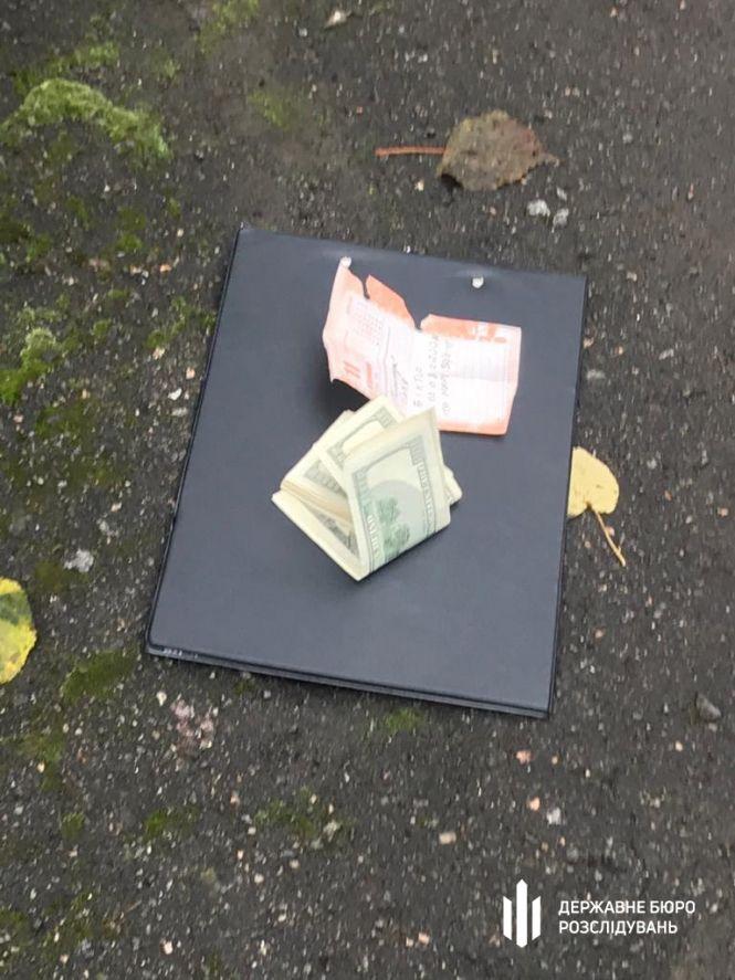 500 доларів з призовника. Посадовець Хмельницького військкомату "погорів" на хабарі (ФОТО), фото №3 на сайті vsim.ua