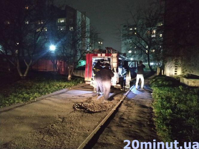 Новини Тернополя - фото з На "Дружбі" горіла квартира. Є потерпілі - журналісти "20 хвилин" побували на місці події На "Дружбі" горіла квартира. Є потерпілі - журналісти "20 хвилин" побували на місці події, фото №3 на сайті 20minut.ua