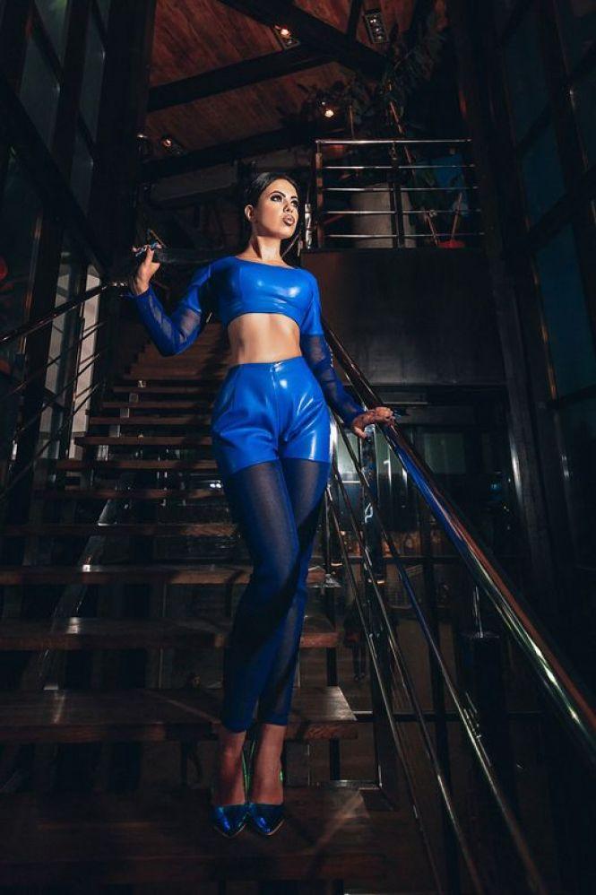 Новини Вінниці - фото з Синій, чорний і сміливий. У вінницької дизайнерки Олександри Хедоян вийшла спокуслива колекція Синій, чорний і сміливий. У вінницької дизайнерки Олександри Хедоян вийшла спокуслива колекція, фото №4 на сайті 20minut.ua