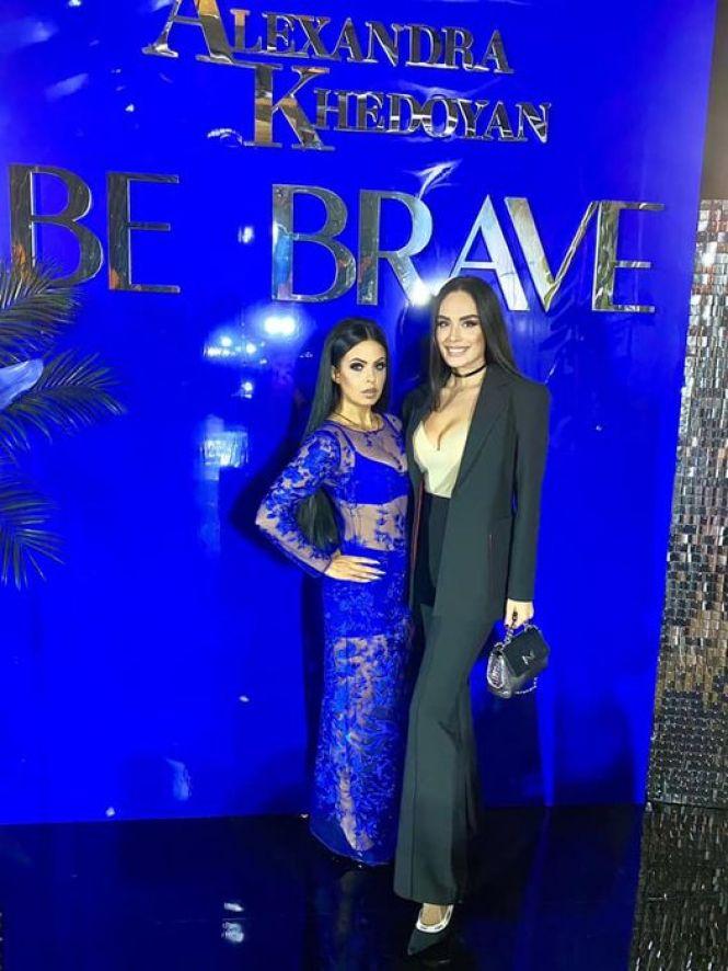 Новини Вінниці - фото з Синій, чорний і сміливий. У вінницької дизайнерки Олександри Хедоян вийшла спокуслива колекція Синій, чорний і сміливий. У вінницької дизайнерки Олександри Хедоян вийшла спокуслива колекція, фото №5 на сайті 20minut.ua