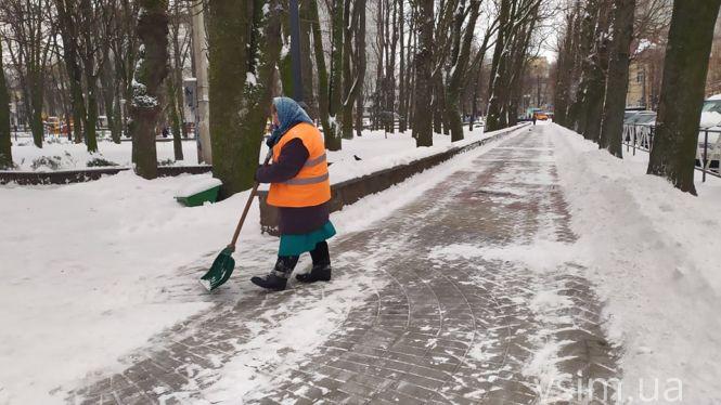 Хто та як чистить вулиці Хмельницького від снігу (ФОТО, ВІДЕО), фото №5 на сайті vsim.ua