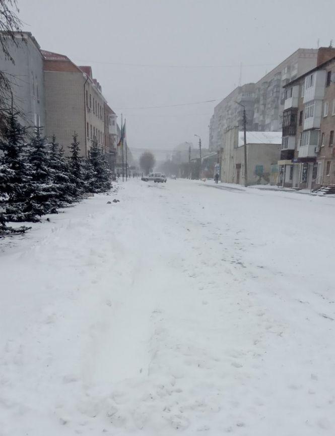 Новини Козятина - фото з Хурделить: на козятинських дорогах автівки зносить на обочину. Чи чистять автошляхи? (Опитування) Хурделить: на козятинських дорогах автівки зносить на обочину. Чи чистять автошляхи? (Опитування), фото №5 на сайті 20minut.ua