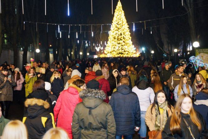 Новини Вінниці - фото з Важливе за тиждень. Найцікавіші новини від 16 по 23 листопада, які ви могли пропустити Скільки можна купити медичного кисню на гроші з головної ялинки Вінниці