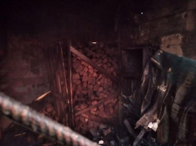 Нічна пожежа на Тернопільщині: два рятувальні відділення працювали понад п'ять годин (ФОТО), фото №3 на сайті 20minut.ua