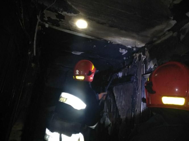 Новини Вінниці - фото з Вночі гасили пожежу на Київській. З будинку евакуювали 28 людей 126143977_666427313895580_124856698156188286_n.jpg