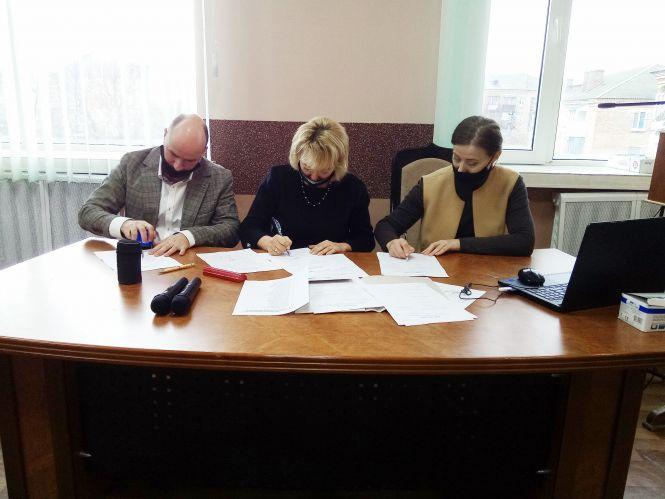 Присяга міської голови, надбавки і матеріальна допомога: як пройшла перша сесія нової ради, фото №5 на сайті 20minut.ua