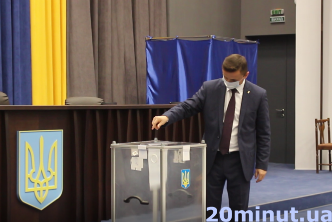 Новини Тернополя - фото з Як депутати відреагували на призначення голови облради. Які плани у Михайла Головка? Як депутати відреагували на призначення голови облради. Які плани у Михайла Головка?, фото №2 на сайті 20minut.ua