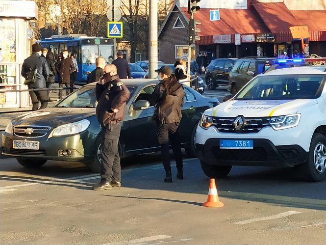 Новини Тернополя - фото з Біля Шостого магазину силовики в масках. Кого затримували? Біля Шостого магазину силовики в масках. Кого затримували?, фото №1 на сайті 20minut.ua