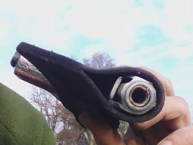 Небезпечна знахідка у Самгородку: перекопував сад і натрапив на бойовий пістолет, фото №2 на сайті 20minut.ua