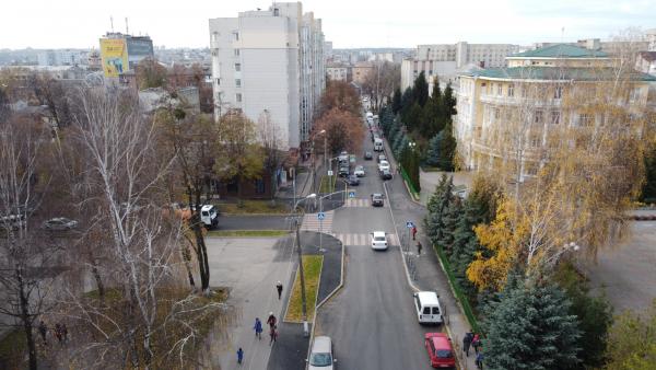 Новини Вінниці - фото з У Вінниці оновили перехрестя вулиць Довженка та Острозького. Який має вигляд? У Вінниці оновили перехрестя вулиць Довженка та Острозького. Який має вигляд?, фото №4 на сайті 20minut.ua