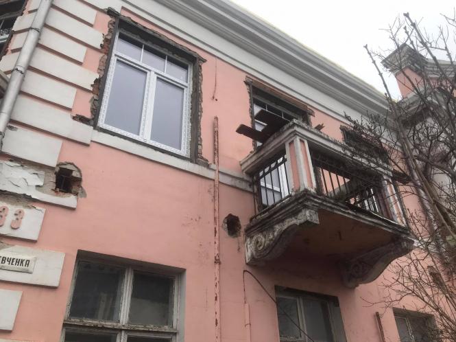 Новини Хмельницького - фото з Через ремонт рожевої будівлі на Шевченка готують звернення у прокуратуру Нет описания.