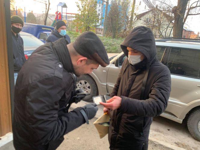 Новини Тернополя - фото з У Тернополі проводять обшук у новообраного депутата-свободівця. Що відомо про його справи? (ОНОВЛЕНО) У Тернополі проводять обшук у новообраного депутата-свободівця. Що відомо про його справи? (ОНОВЛЕНО), фото №2 на сайті 20minut.ua