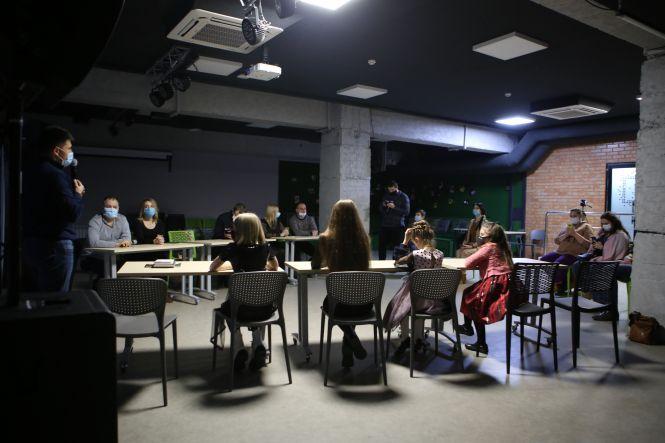 Новини Вінниці - фото з «Люди не мають забувати своєї історії». Вінницька родина зняла кінострічку про Голодомор «Люди не мають забувати своєї історії». Вінницька родина зняла кінострічку про Голодомор, фото №5 на сайті 20minut.ua