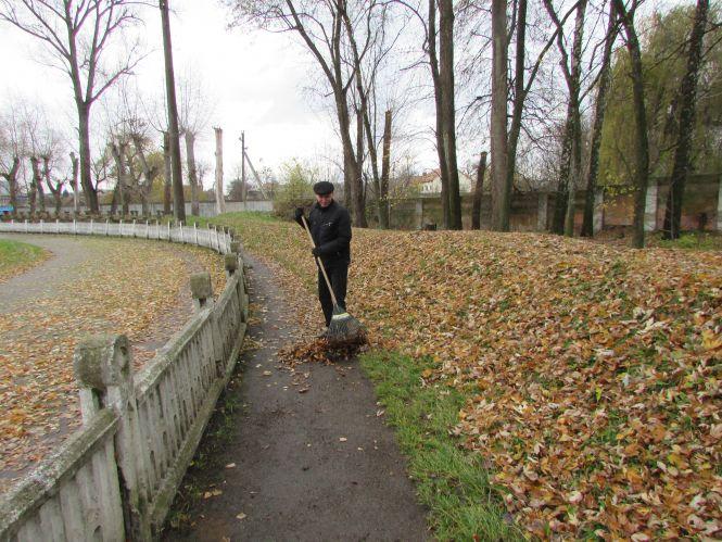 Новини Козятина - фото з Прогулянка Козятинщиною: «Стоячий поліцейський» на ПРБ, альтанка з об’явами та шкодні бобри Прогулянка Козятинщиною: «Стоячий поліцейський» на ПРБ, альтанка з об’явами та шкодні бобри, фото №1 на сайті 20minut.ua