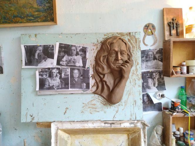 Новини Тернополя - фото з У Тернополі відкрили меморіальну дошку Ірини Максимів і презентували книгу про її дитинство У Тернополі відкрили меморіальну дошку Ірини Максимів і презентували книгу про її дитинство, фото №4 на сайті 20minut.ua