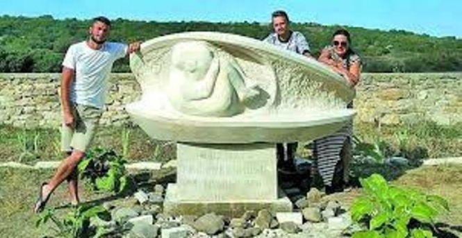 Новини Вінниці - фото з Запалили свічі біля пам’ятника… мідії. Незвичайна історія порятунку від Голодомору Запалили свічі біля пам’ятника… мідії. Незвичайна історія порятунку від Голодомору, фото №3 на сайті 20minut.ua