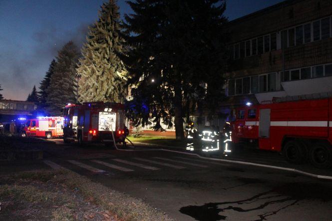 На Тернопільській горів швейний цех (ФОТО, ВІДЕО), фото №2 на сайті vsim.ua