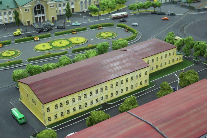 Новини Вінниці - фото з Дім, який не зміг «поглинути» ТЦ, тепер зносять. Що там буде? Дім, який не зміг «поглинути» ТЦ, тепер зносять. Що там буде?, фото №4 на сайті 20minut.ua