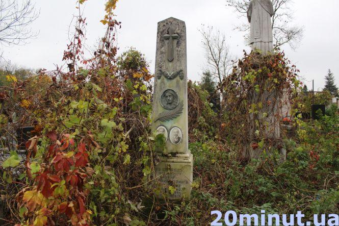Новини Тернополя - фото з Чому до деяких могил на Микулинецькому кладовищі люди йдуть з проханнями (РЕПОРТАЖ) Чому до деяких могил на Микулинецькому кладовищі люди йдуть з проханнями (РЕПОРТАЖ), фото №6 на сайті 20minut.ua