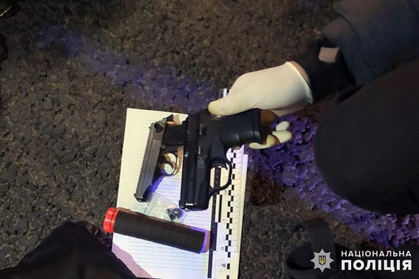 Новини Хмельницького - фото з У хмельничанина виявили арсенал зброї та наркотики (ФОТО) У хмельничанина виявили арсенал зброї та наркотики (ФОТО), фото №2 на сайті vsim.ua