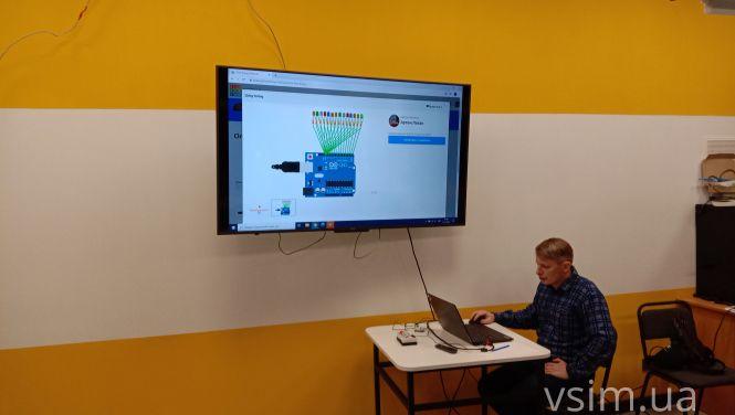 Новини Хмельницького - фото з Як працює гурток робототехніки у Хмельницькому (ФОТО, ВІДЕО) Як працює гурток робототехніки у Хмельницькому (ФОТО, ВІДЕО), фото №7 на сайті vsim.ua