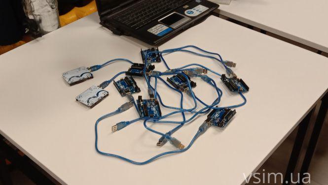 Новини Хмельницького - фото з Як працює гурток робототехніки у Хмельницькому (ФОТО, ВІДЕО) Як працює гурток робототехніки у Хмельницькому (ФОТО, ВІДЕО), фото №11 на сайті vsim.ua
