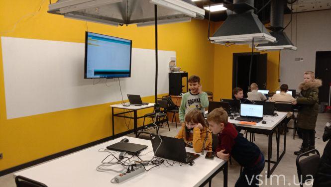 Новини Хмельницького - фото з Як працює гурток робототехніки у Хмельницькому (ФОТО, ВІДЕО) Як працює гурток робототехніки у Хмельницькому (ФОТО, ВІДЕО), фото №5 на сайті vsim.ua