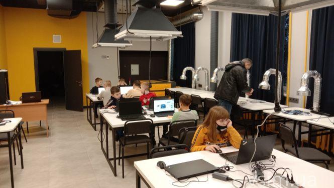 Новини Хмельницького - фото з Як працює гурток робототехніки у Хмельницькому (ФОТО, ВІДЕО) Як працює гурток робототехніки у Хмельницькому (ФОТО, ВІДЕО), фото №6 на сайті vsim.ua