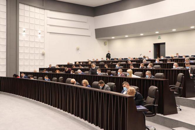 Новини Тернополя - фото з Сесія обласної ради:  депутати визначилися з фракціями і затвердили склад постійних комісій Сесія обласної ради:  депутати визначилися з фракціями і затвердили склад постійних комісій, фото №1 на сайті 20minut.ua