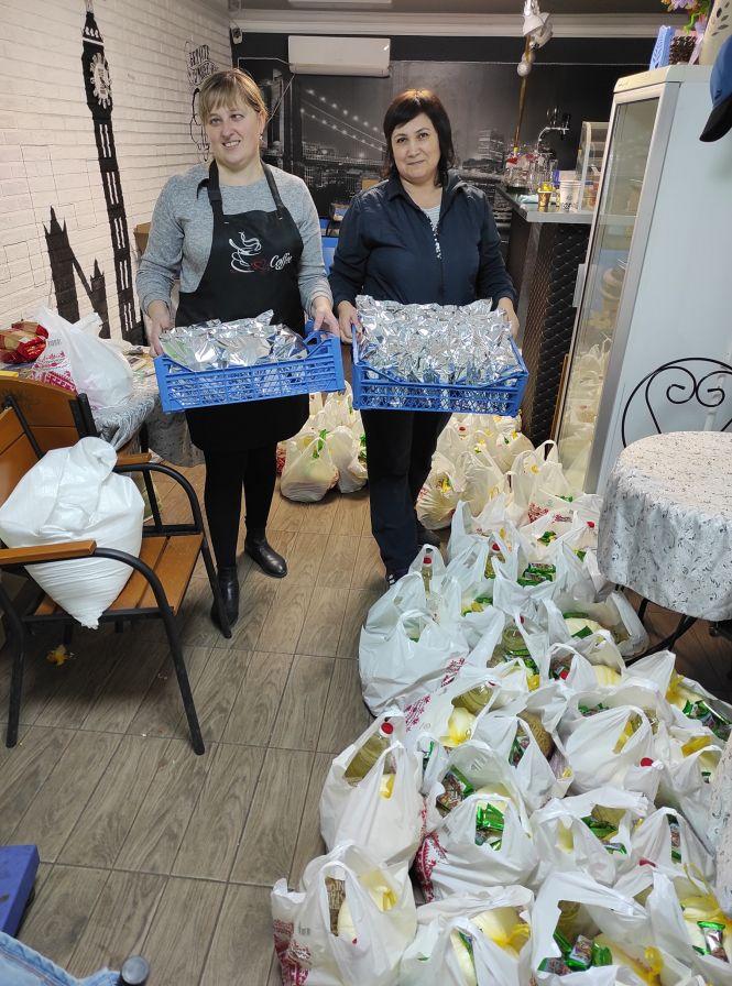 Солодощі та продуктові набори: козятинчани відвідали людей з інвалідністю, фото №1 на сайті 20minut.ua