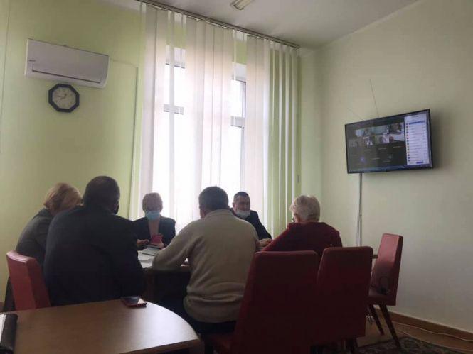 Новини Тернополя - фото з На Тернопільщині лише кожному шостому медику підтвердили інфікування коронавірусом на роботі На Тернопільщині лише кожному шостому медику підтвердили інфікування коронавірусом на роботі, фото №1 на сайті 20minut.ua