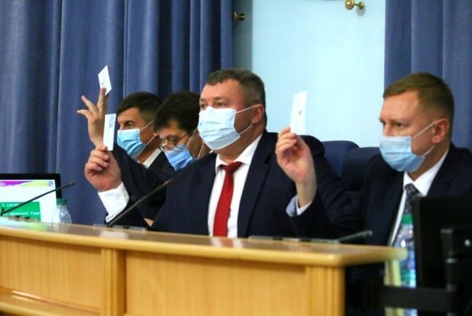 Новини Вінниці - фото з Важливе за вчора. Найцікавіші новини 3 грудня, які ви могли пропустити Кисень хворим чи премії чиновникам? Рахуємо зарплати керівництва Вінницької облради