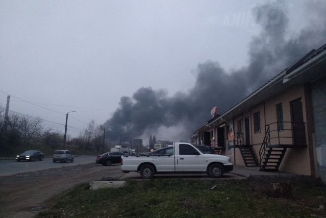 Новини Вінниці - фото з Важливе за вчора. Найцікавіші новини 3 грудня, які ви могли пропустити На «Хімпромі» пожежа. Видніються чорні стовпи диму