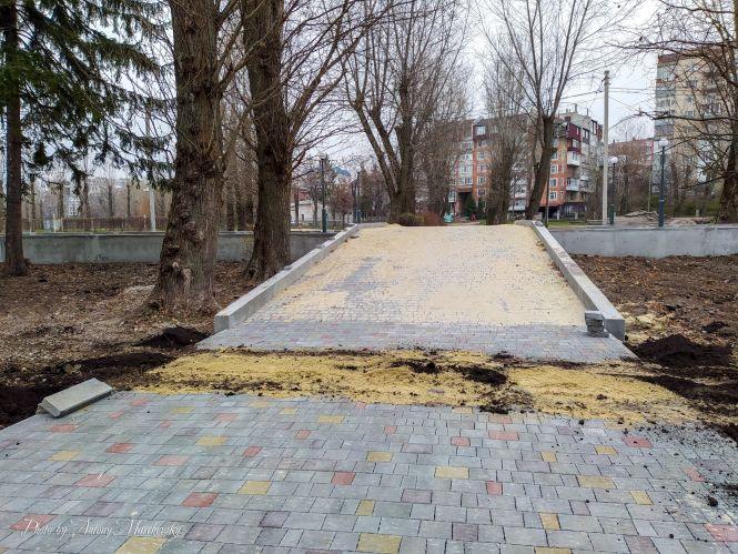 Новини Тернополя - фото з У Тернополі завершують реконструкцію дощового колектора в парку Шевченка. Що залишилося зробити?