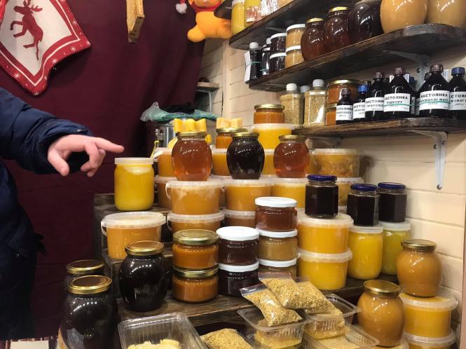 На Проскурівській запрацював різдвяний ярмарок. Що й по чому там продають, фото №10 на сайті vsim.ua