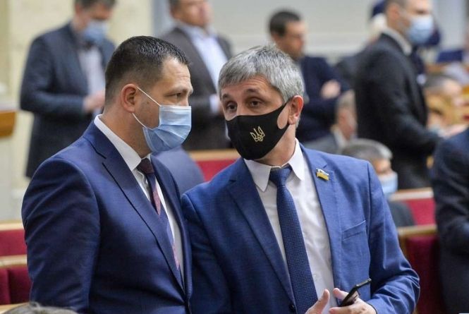 Новини Вінниці - фото з Важливе за вчора. Найцікавіші новини 4 грудня, які ви могли пропустити Рада погодила 8000 грн допомоги ФОПам. Як голосували вінницькі нардепи?