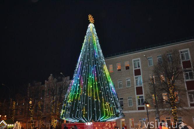 Новини Хмельницького - фото з У Хмельницькому засвітили новорічну ялинку (ФОТО, ВІДЕО) У Хмельницькому засвітили новорічну ялинку (ФОТО, ВІДЕО), фото №2 на сайті vsim.ua