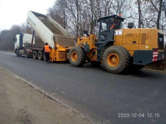 Новини Хмельницького - фото з На Хмельниччині відремонтували ще майже 70 кілометрів дороги Р-48 (ФОТО) На Хмельниччині відремонтували ще майже 70 кілометрів дороги Р-48 (ФОТО), фото №3 на сайті vsim.ua