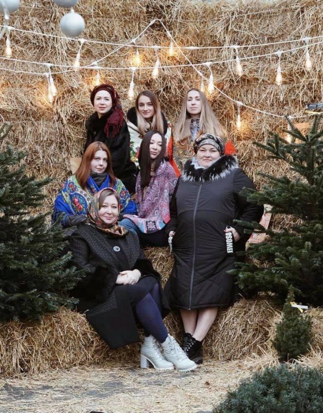 Новини Вінниці - фото з День української хустки родом з Вінниці: яскравий флешмоб з нагоди свята День української хустки родом з Вінниці: яскравий флешмоб з нагоди свята, фото №2 на сайті 20minut.ua