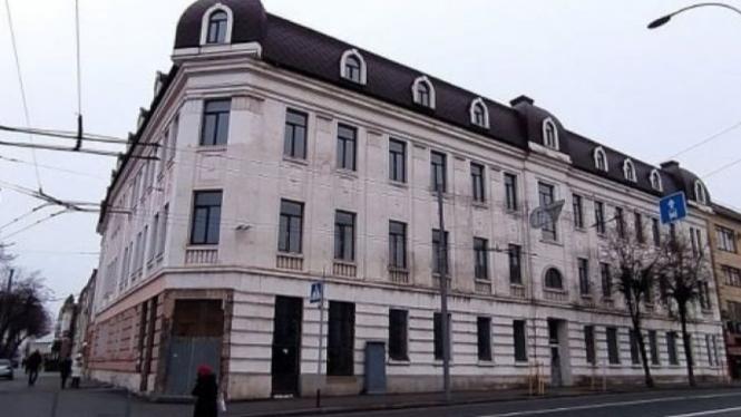 Новини Вінниці - фото з Важливе за вчора. Найцікавіші новини 7 грудня, які ви могли пропустити Недобуд на Соборній готують до продажу. Рішення приймуть в 2021 році