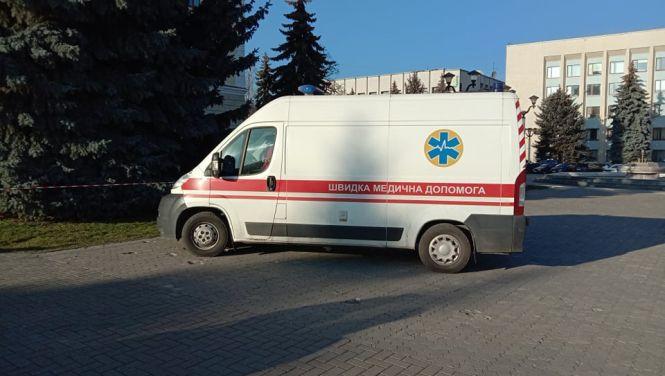 Новини Хмельницького - фото з У Хмельницькому шукають вибухівку в Будинку Рад (ОНОВЛЕНО) У Хмельницькому шукають вибухівку в Будинку Рад (ОНОВЛЕНО), фото №2 на сайті vsim.ua