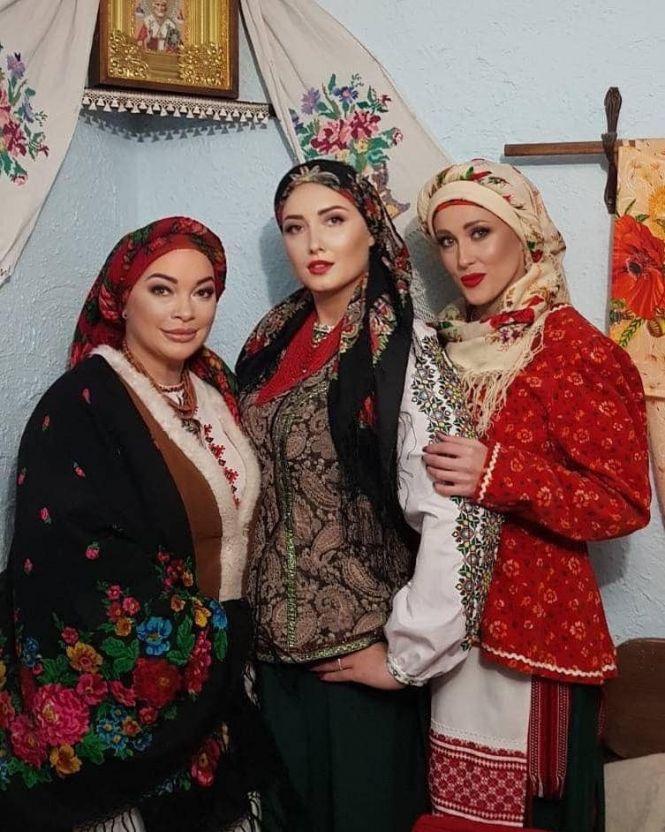 Новини Вінниці - фото з День української хустки родом з Вінниці: яскравий флешмоб з нагоди свята День української хустки родом з Вінниці: яскравий флешмоб з нагоди свята, фото №4 на сайті 20minut.ua