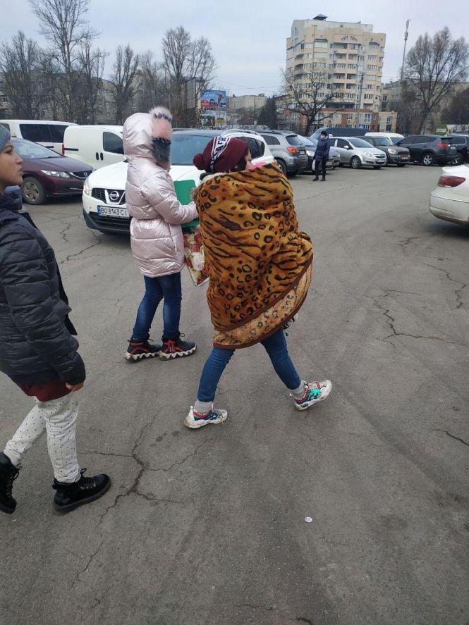 Новини Тернополя - фото з Що змушує просити гроші на вулиці — історії тернопільських жебраків. А ви даєте милостиню? (ОПИТУВАННЯ) Що змушує просити гроші на вулиці — історії тернопільських жебраків. А ви даєте милостиню? (ОПИТУВАННЯ), фото №2 на сайті 20minut.ua