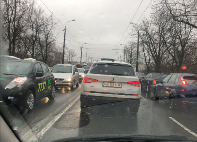 Новини Вінниці - фото з Вінниця опинилась в сильних заторах. Через ожеледицю краще не виїжджати Вінниця опинилась в сильних заторах. Через ожеледицю краще не виїжджати, фото №3 на сайті 20minut.ua