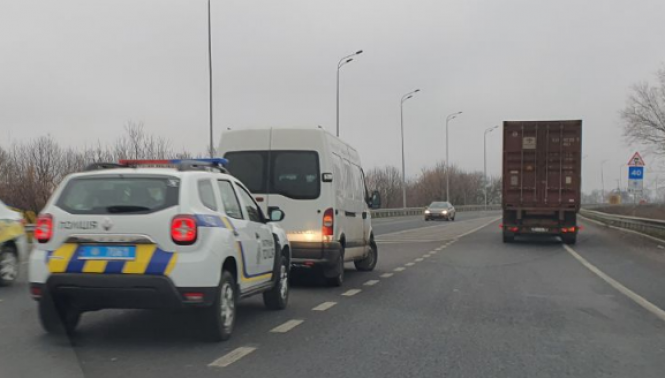 Новини Вінниці - фото з Вінниця опинилась в сильних заторах. Через ожеледицю краще не виїжджати Вінниця опинилась в сильних заторах. Через ожеледицю краще не виїжджати, фото №2 на сайті 20minut.ua
