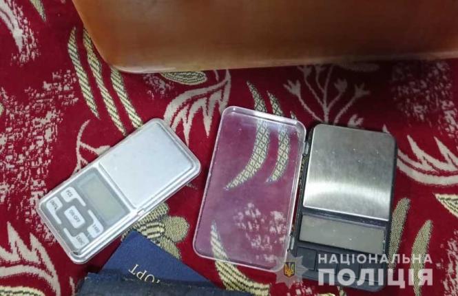 Новини Вінниці - фото з У Вінниці КОРДівці накрили банду, яка продавала важкі наркотики У Вінниці КОРДівці накрили банду, яка продавала важкі наркотики, фото №6 на сайті 20minut.ua