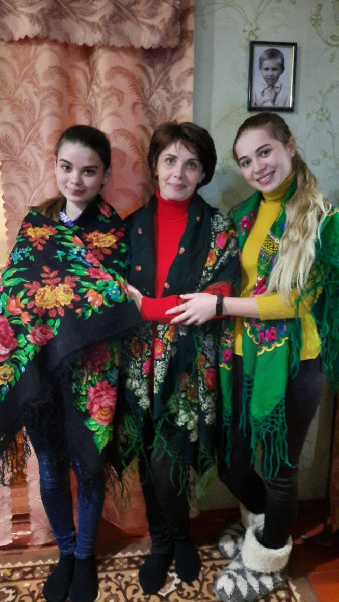 Новини Вінниці - фото з «Я буду калиту кусати!» —«А я по зубах кресати». Як у селі Павла Зіброва його друзі Андрія святкують «Я буду калиту кусати!» —«А я по зубах кресати». Як у селі Павла Зіброва його друзі Андрія святкують, фото №5 на сайті 20minut.ua