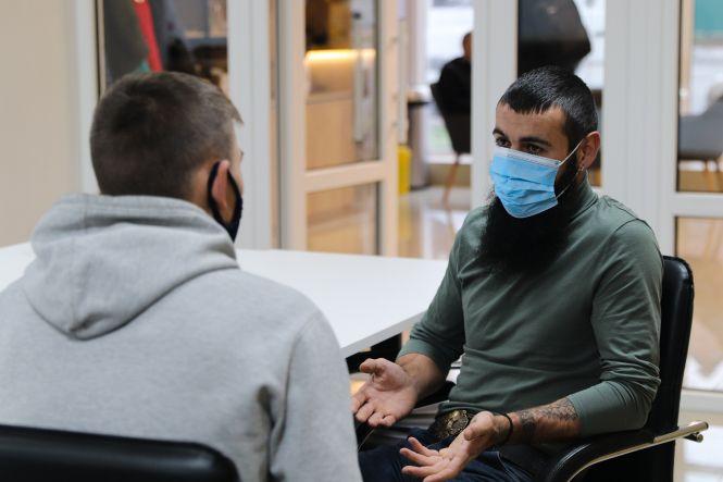 Новини Вінниці - фото з У вінницькому хабі для АТОвців презентували документальний серіал про ветеранів-підприємців У вінницькому хабі для АТОвців презентували документальний серіал про ветеранів-підприємців, фото №3 на сайті 20minut.ua